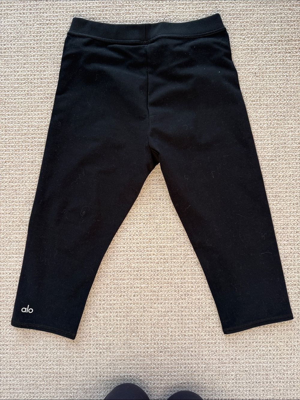 ALO Soft High Waist Women’s Black Cropped Leggings